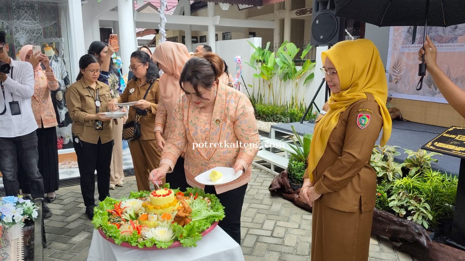 Galeri dan Cafe Cantik DWP Kalteng Diresmikan, Perempuan Didorong Lebih Produktif
