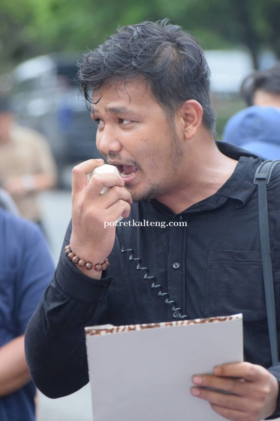 Viral di Media Sosial, Sosok Demonstran di Kejati Kalteng Disebut Mirip Ammar Zoni