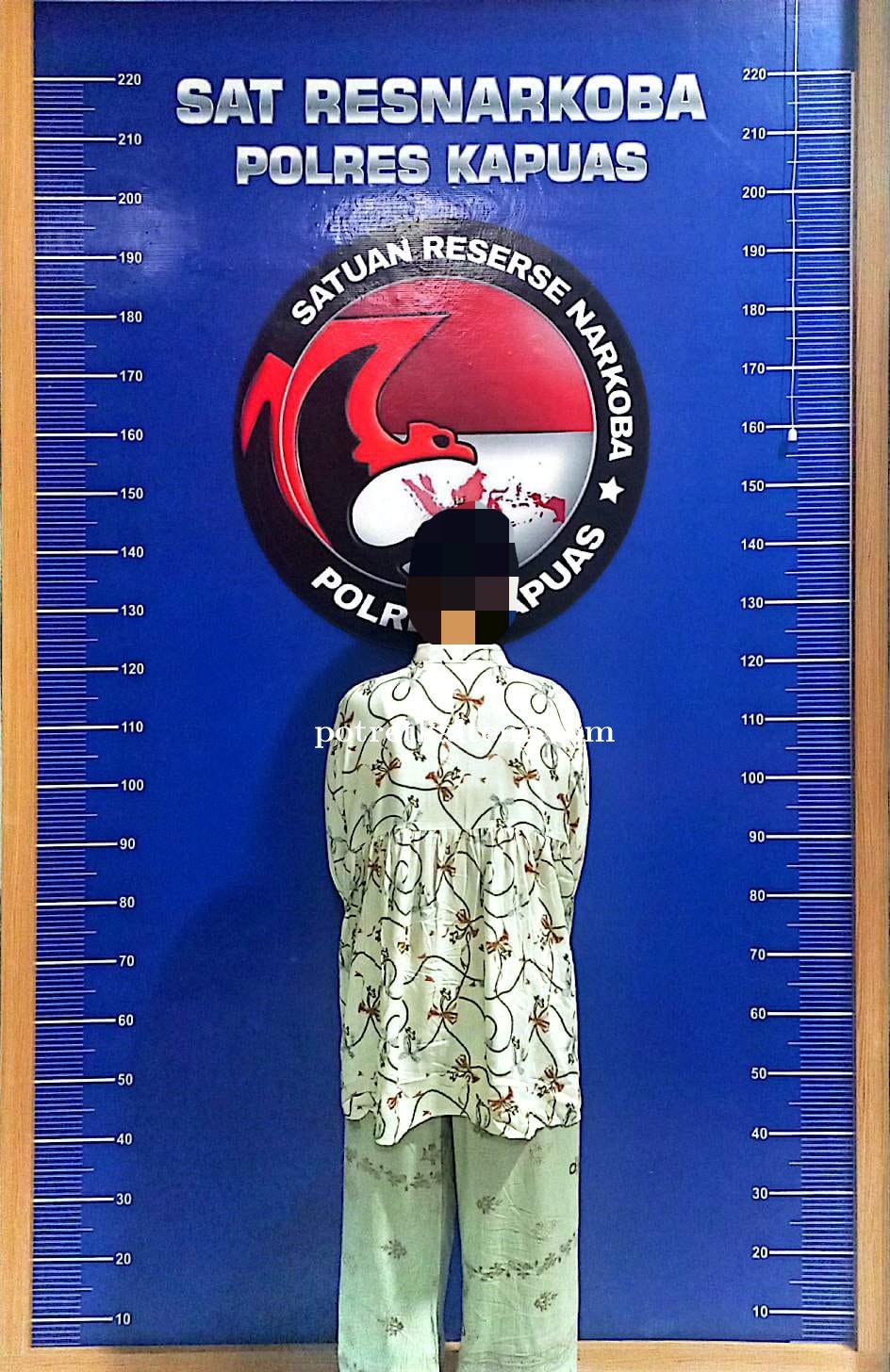 Satresnarkoba Polres Kapuas Tangkap Wanita Asal Banjarbaru, Sita 3,01 Gram Sabu dan Uang Jutaan Rupi