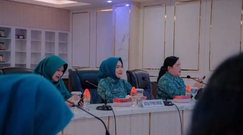Ketua TP PKK Kapuas Ikuti Edukasi Literasi Keuangan Nasional Bersama OJK