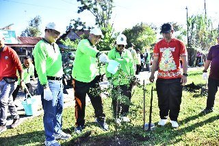 Peringati Hari Lingkungan Hidup 2025, Pemkab Kapuas Gelar Aksi Bersihkan Sampah  plastik