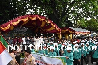 Bupati Kapuas Resmi Lepas Pawai Ta\'aruf MTQH ke-47 Tahun 2025