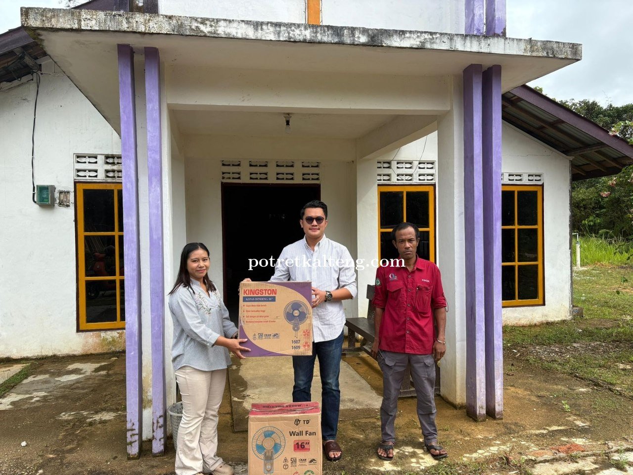 CV Nansel Bagikan Berkat Natal untuk Gereja-Gereja di Desa Sikui, Desa Hajak, dan Sekitarnya