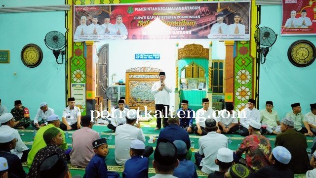 Bupati Kapuas Hadiri Safari Ramadhan di Bataguh, Serahkan Bantuan untuk Masjid Al-Mubarak
