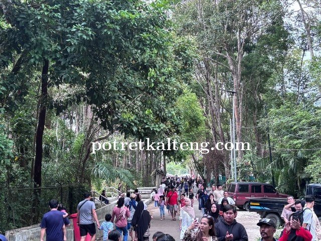 Libur Lebaran Hari Kedua, Ribuan Wisatawan Padati Objek Wisata Nyaru Menteng Palangka Raya