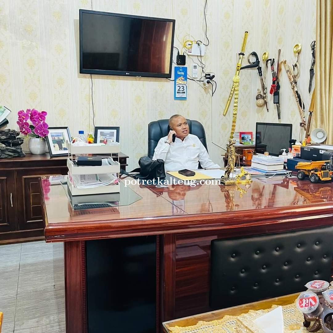 Adv Ajung TH L Suan SH Minta OJK Bekukan Ijin  Debt Colector Yang Merampas  Motor Konsumen