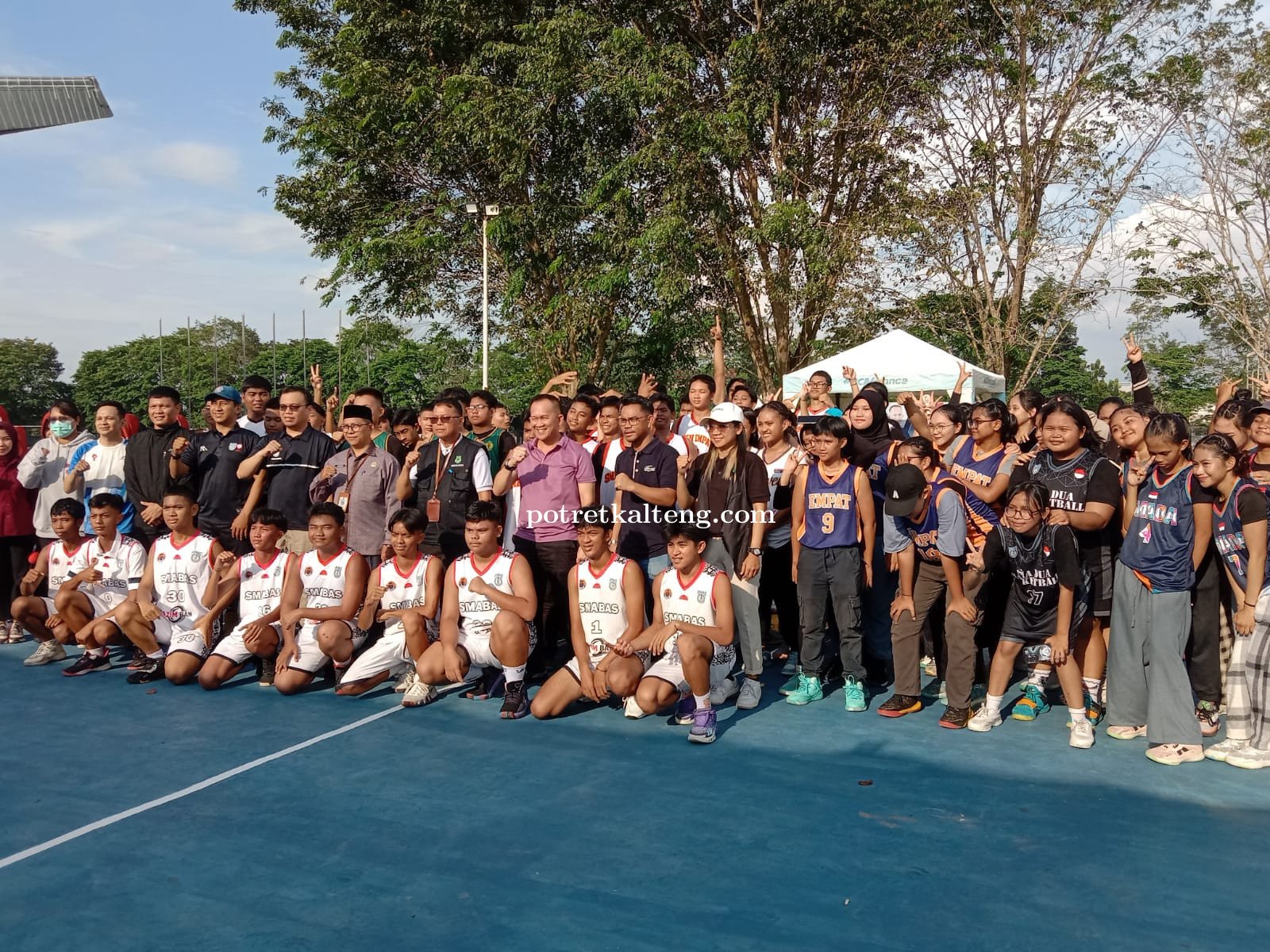 Ketua KONI Kapuas Buka Kejuaraan Student Cup 2024 Bola Basket, Antar Pelajar Se-Kalteng-Sel