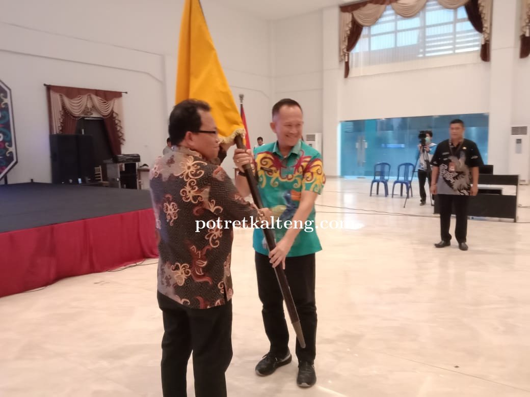 Pj Bupati Kapuas, Erlin Hardi.ST,  Lepas Kontingen Pesparawi  Kapuas