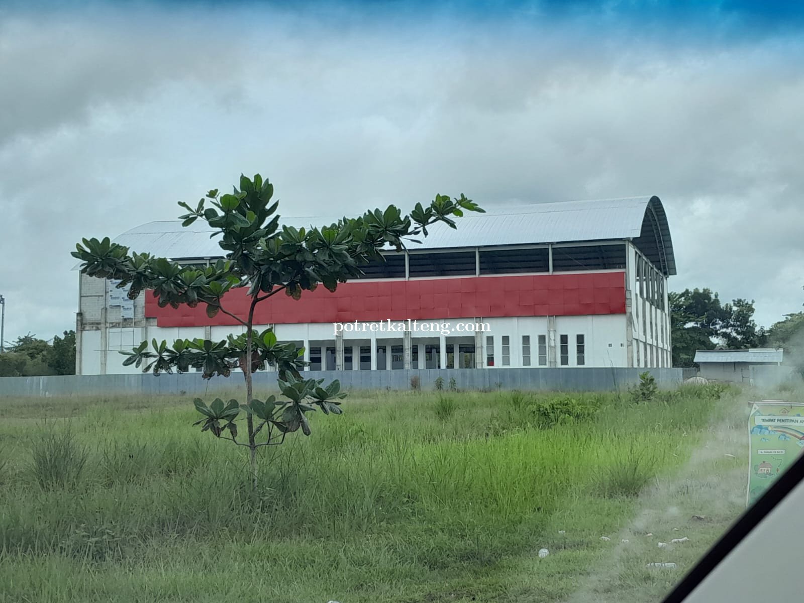Ketua Umum Fordayak Soroti GOR Katingan Yang Mangkrak